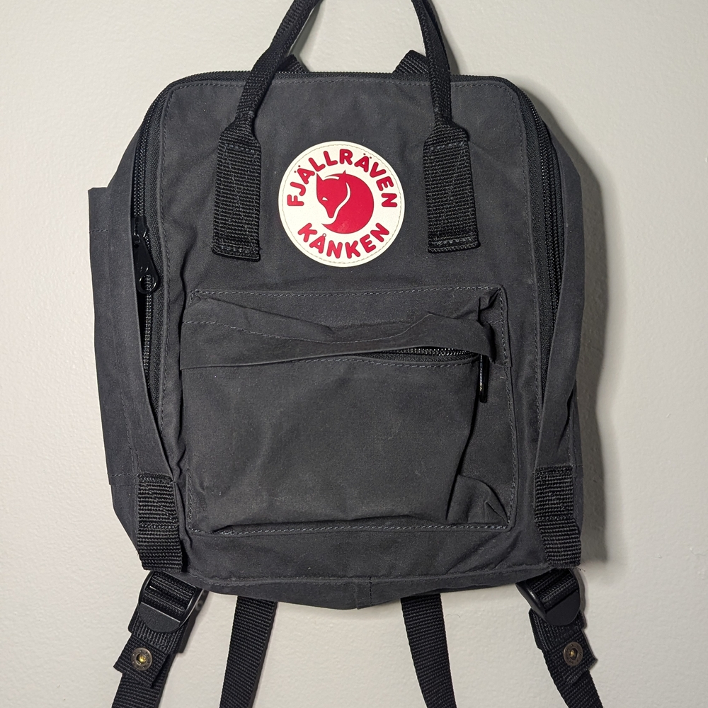 Kånken Mini Black Backpack - Picture 2 of 3